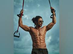 
      
      SRK's first look from 'Pathaan' unveiled
      
      