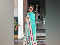 
      
      Neetu Kapoor's dance rehearsal video goes viral
      
      