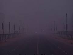 
      No respite for Delhi as air quality remains 'very poor'
      