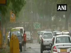 
      
      Light rainfall brings mercury down in Delhi
      
      
