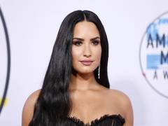 
      
      Demi Lovato opens up about 'darkest moments', thanks friends
      
      
