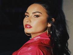 
      
      Demi Lovato sustains facial injury 
      
      