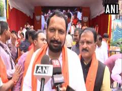 
      
      Karnataka: Deputy CM Laxman Savadi vows to make BJP stronger
      
      