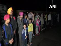 
      
      Honeypreet gets rousing welcome in Sirsa after securing bail...
      
      