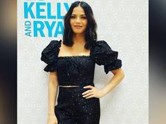 
      
      Jenna Dewan shows off baby bump after announcing pregnancy
      
      
