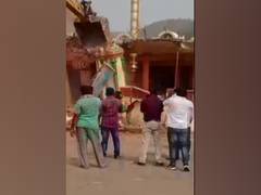 
      
      Locals protest against demolition of temple in Srikakulam
      
      