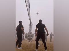 
      
      Akshay Kumar enjoys game of volleyball with 'bravehearts' on...
      
      