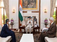
      
      CJI Ramana, Justice UU Lalit meet President Ram Nath Kovind
      
      