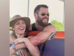 
      
      Chris Hemsworth, Elsa Pataky celebrate 10 year anniversary...
      
      