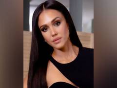 
      
      Jessica Alba welcomes new puppies in her house
      
      
