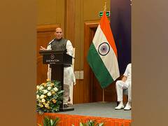 
      
      Rajnath Singh pays homage to Galwan heroes
      
      
