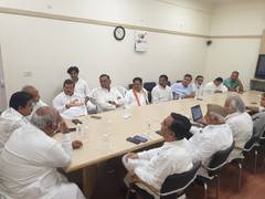 
      
      Congress holds meet over alleged police 'attack' on party leaders
      
      