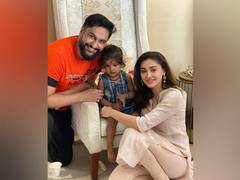
      
      Shefali Jariwala, Parag Tyagi worship unprivileged girls on...
      
      