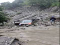 
      
      3 people stuck in mudslide in J-K's Doda rescued after seven hours
      
      