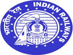 
      
      Dense fog shrouds Delhi-NCR, 10 trains delayed due to low...
      
      