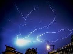 
      
      IMD issues thunderstorm, lightning warning for K'taka and...
      
      