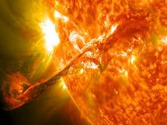 
      
      Researchers shed new light on solar flares
      
      