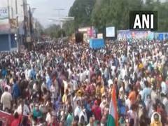 
      
      Andhra govt employees protest against new Pay Revision...
      
      