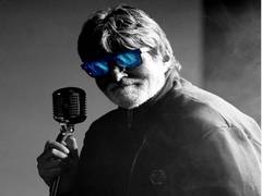 
      
      Amitabh Bachchan channels 'Rock head banger' in latest...
      
      