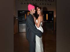 
      
      Justin Bieber has this picture on his mobile wallpaper
      
      