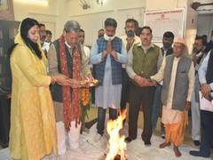 
      
      Uttarakhand CM performs puja in his office at state Secretariat
      
      