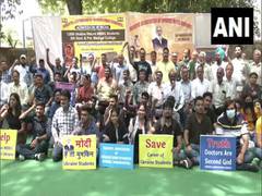 
      
      People who returned from Ukraine, gather at Jantar Mantar
      
      