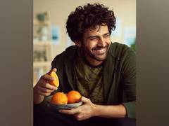 
      
      Kartik Aaryan looks 'Ati Sun-dar' in new sunkissed selfie
      
      