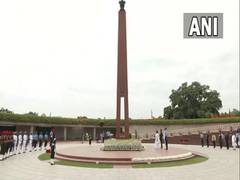 
      
      President Murmu pays homage at National War Memorial
      
      