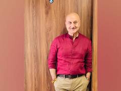 
      
      Anupam Kher remembers Kishore Kumar in latest post
      
      