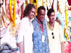
      
      B-Town celebrities show up Durga Puja celebration
      
      
