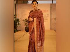 
      
      Dia Mirza raises concern over people not wearing masks  
      
      