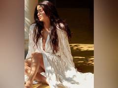 
      
      Janhvi Kapoor shares her Saturday vibe, looks elegant in...
      
      