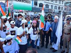 
      
      J-K: Lt Governor flags off 'The Great India Run' in Srinagar
      
      
