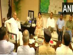 
      
      Jodhpur clashes: Gehlot holds high-level meeting with police 
      
      