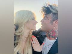 
      
      Avril Lavigne gets engaged to boyfriend Mod Sun
      
      