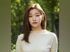 
      
      'Parasite' actor Park So-Dam diagnosed with papillary thyroid...
      
      