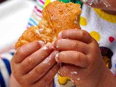 
    Temperament can lead children to develop unhealthy eating habits
    
