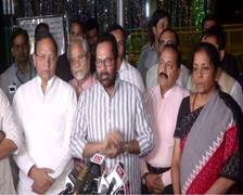
      
      Clashes in Amit Shah's roadshow: BJP urges EC to bar Mamata...
      
      