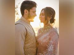 
      
      Farhan Akhtar-Shibani Dandekar treat fans to pictures from...
      
      
