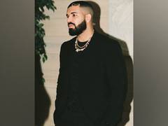 
      
      Drake joins Backstreet Boys in Toronto for surprise performance
      
      