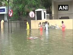 
      
      Mumbai: Local trains on some routes cancelled due to rains 
      
      