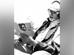 
      
      Amitabh Bachchan reminisces father Harivansh Rai Bachchan's poems
      
      