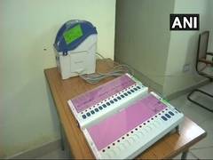 
      
      No mismatch between EVMs and VVPATs reported in LS polls,...
      
      