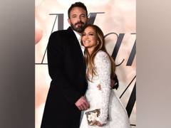 
      
      Lopez, Affleck to hold a bigger party after Las Vegas wedding
      
      
