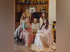 
      
      Soni Razdan shares Bhatt family photo from Alia, Ranbir's wedding
      
      