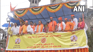 
      
      Man tries to confront Assam CM Himanta Biswa Sarma in Hyderabad
      
      
