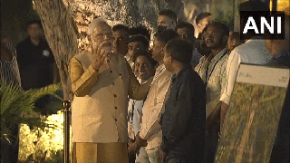 
      
      PM Modi interacts with workers involved in Central Vista project
      
      