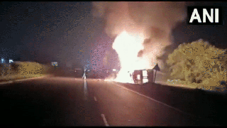 
      
      Gujarat: Container truck catches fire in Valsad
      
      