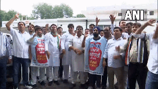 
      
      Congress MPs to hold 'Chalo Rashtrapati Bhawan' protest today
      
      