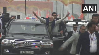
      
      PM takes lap of honour on way to inaugurate Ayodhya Railway Stn
      
      